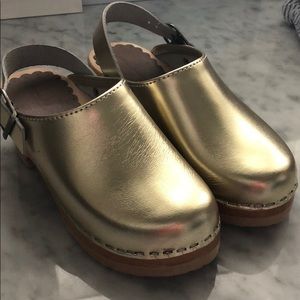 Hanna Andersson Gold Clogs